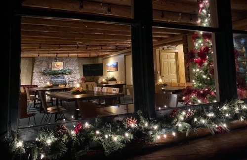 Palmer Lake Cabin | The Pinecrest Lodge at Hilltop Ranch - A hidden