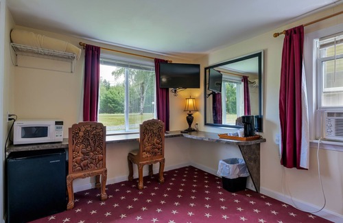 Ellsworth Cottage | The Pink Cottage @Twin Hills Cottages