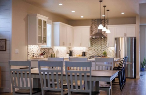West Eugene Apartment | The PNW Premiere: Close to UO and Autzen stadium