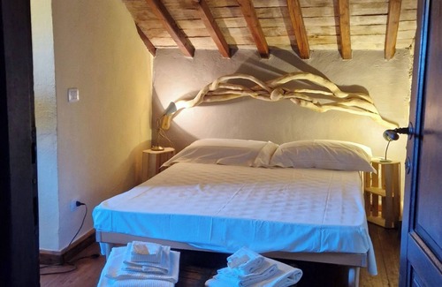 Allumiere Apartment | The Poet - Classic Room - Panoramic Attic Room