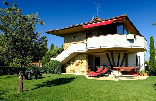 San Quirico d'Orcia Apartment | The Pomegranate - San Quirico d'Orcia