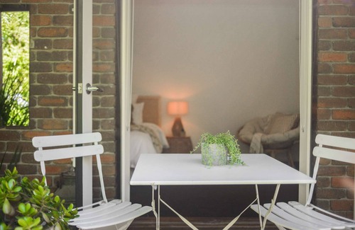 Rosebud House | The Pool House - Pet friendly large 3 bedroom house with private solar heated pool.