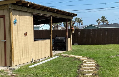Aransas Pass House | The Porch On Arch in Aransas Pass