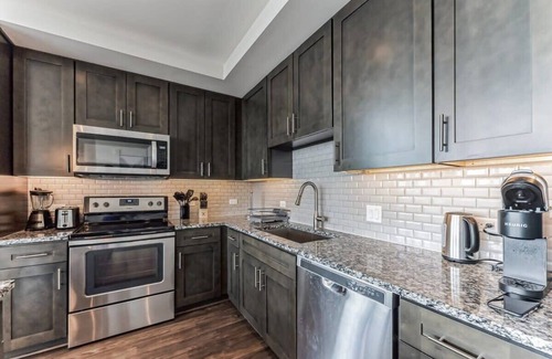 North Dallas Apartment | The Preston Beauty I Premium 2BR in Dallas