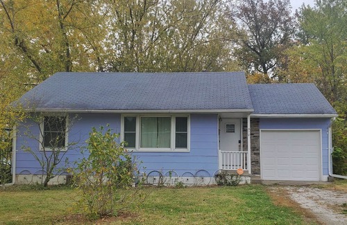 Columbia House | The Purple House - Central - Close To Downtown