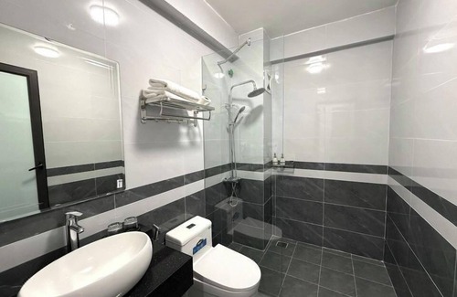 Hang Trong Hotel | The Queen Hotel & Spa 2