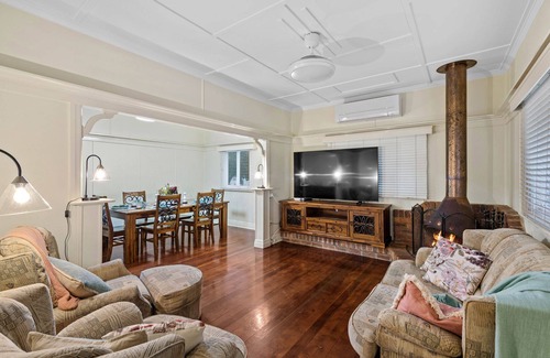 Redcliffe House | The Queenslander Prince Edward Parade