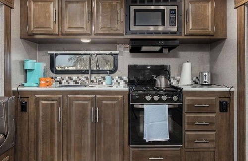 Visalia House | The Ranch Camper | Easy Camp Experience near Town!