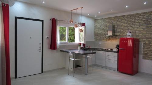 Quartiere XXXIV Lido di Ostia Levante House | The Red Box Roma on the Beach