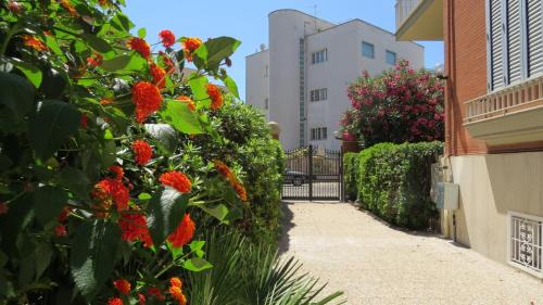 Quartiere XXXIV Lido di Ostia Levante House | The Red Box Roma on the Beach