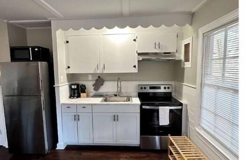 Hendersonville House | The Red Door Cottage