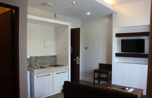 Olongapo Hotel | The Reef Hotel and Residences