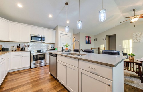 Ankeny House | The Rehoboth- Iowa -Entire Home, 4BR- Deluxe & Elegant, Great Location near I-35