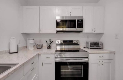 Chapel Ridge House | The Renegade - Renovated 3 Bedroom