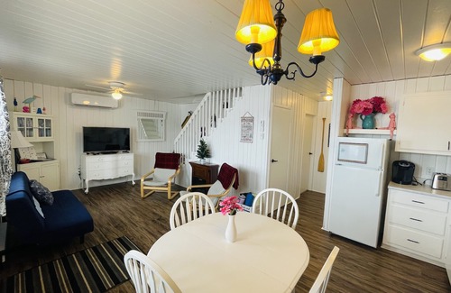 Darnley House | The rest is in Anne's land! - Hot tub, Kayaks Centrally located, stunning views.