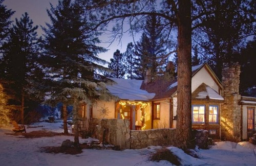 Bailey Cabin | The Retreat at Insmont - Historic Riverfront Cabin on the North Fork