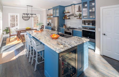 Leesville House | The Retreat at Lake Murray w/direct lake access offers stunning views for R&R.