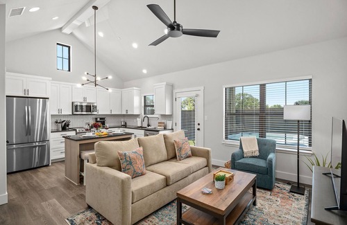 Fredericksburg House | The Ricardos Joint With Hot Tub