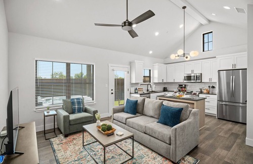 Fredericksburg House | The Ricardos Joint With Hot Tub
