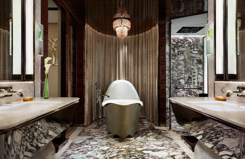 Downtown Shanghai Hotel | The Ritz-Carlton Shanghai, Pudong