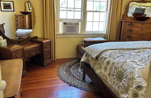 Fort Klamath House | The River House. 5 miles from Crater Lake entrance.