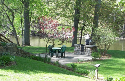 Alaska Cottage | The River House of Alaska, Michigan located Southeast Grand Rapids, pet friendly