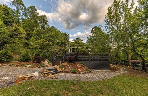 Whittier House | The River House on the Tuckasegee River near Bryson City, NC