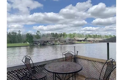 Maurepas House | The River House "Vacation like a Cajun!"