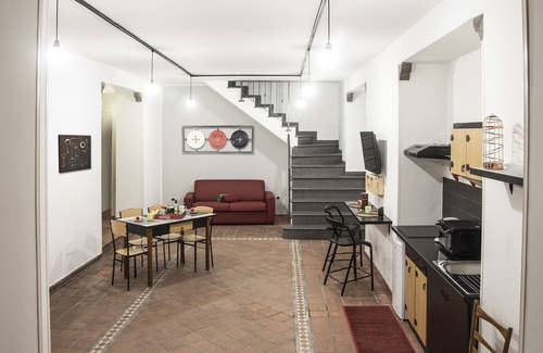 Chiaia Apartment | The Rock