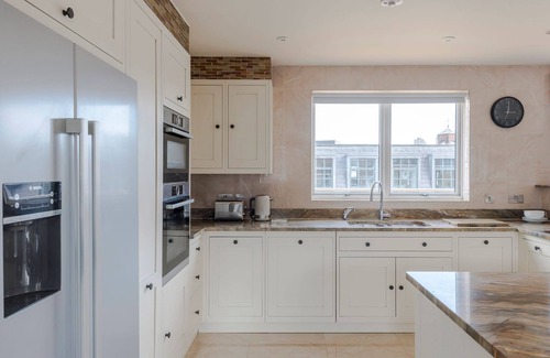Clerkenwell Apartment | The Roof is on Fire - Farringdon - by Frankie Says