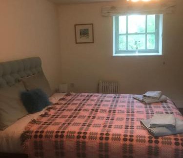 Llandysul House | The Rose Barn, Ysgubor y Rhosyn