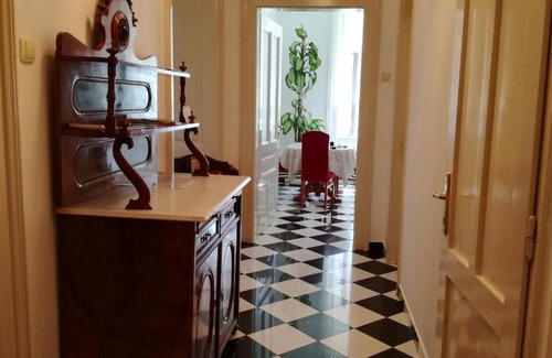 Opatija Apartment | The routes of Habsburg (beach 70 m)