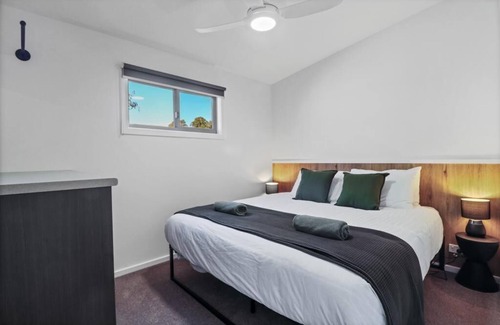 Thornton Villa | "The Rubicon" 2 Bedroom Villa - Cabin Villa 4 Sleep 5