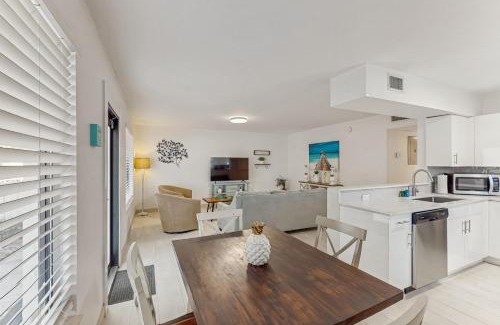 Singer Island Apartment | The Sailor's Perch, Unit 1