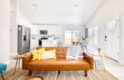 St. Augustine Cottage | The Salty Pearl - Charming 3-bedroom cottage with AC and WiFi in St. Augustine