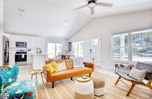 St. Augustine Cottage | The Salty Pearl - Charming 3-bedroom cottage with AC and WiFi in St. Augustine