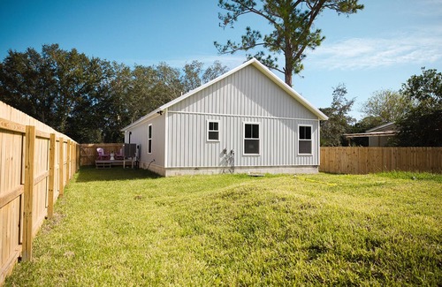 St. Augustine Cottage | The Salty Pearl - Charming 3-bedroom cottage with AC and WiFi in St. Augustine