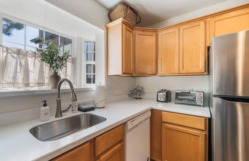 Rockaway Beach House | The Sand Dollar Beach House- 3 min walk to the beach and Pet Friendly!
