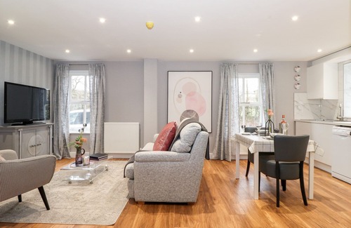 Cartmel Cottage | THE SCHOOL ROOM, romantic, character holiday cottage in Cartmel