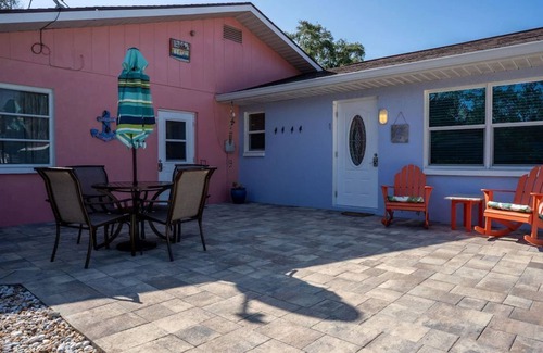 Laurel House | The Seahorse