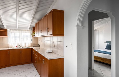 Ipsos Apartment | The Seaview Corner Apartments by Konnect, Ipsos