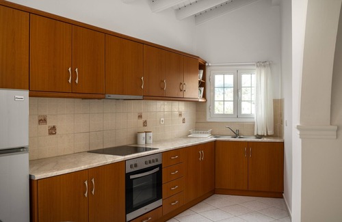 Ipsos Apartment | The Seaview Corner Apartments by Konnect, Ipsos