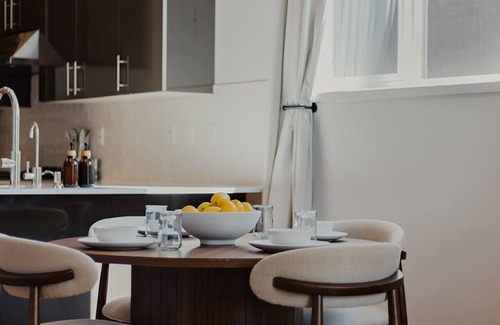 Genesee Apartment | The Seaview Vista| Stylish 2BD w/Rooftop Views