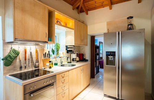 Kalamata Villa | The Secret Garden at Villa Georgia Kalamata nPet Friendly