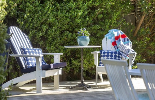 Rye Cottage | The Shearwater Deck - 250m from the bay beach - BEACHSIDE SPA COTTAGE