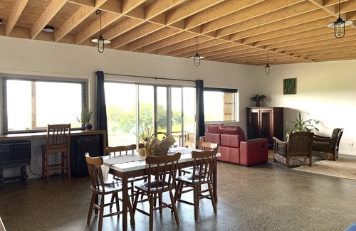 Jerrara Cabin | "The Shedio" On Saddleback