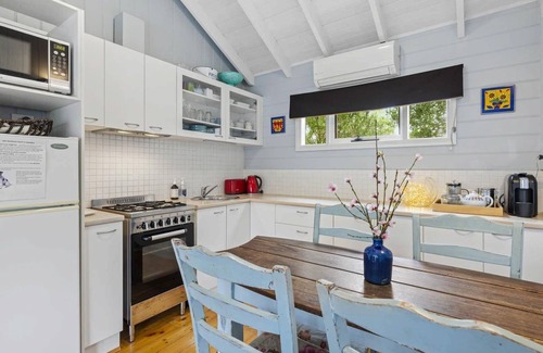 Rye Cottage | The Shell Croft - 250m from the bay beach. - Cosy Cottage by the Sea