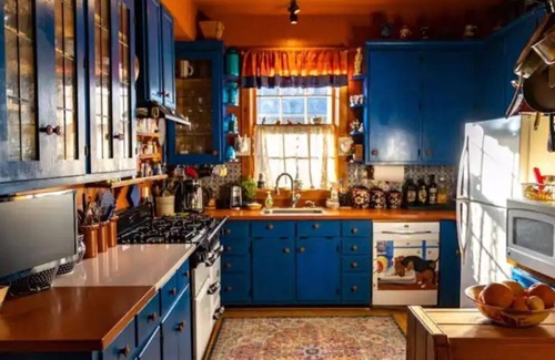 Strasburg House | The Shenandoah Basset Dacha