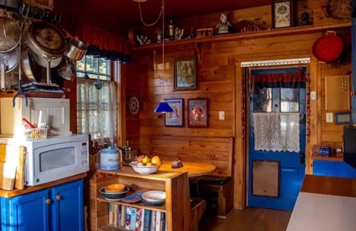 Strasburg House | The Shenandoah Basset Dacha