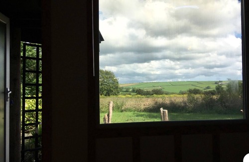 Saint Kew Apartment | The Shepherds Hut, secluded and countryside views.